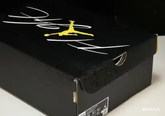 THUNDER 4 RETRO JORDAN AIR DH6927-017 0619